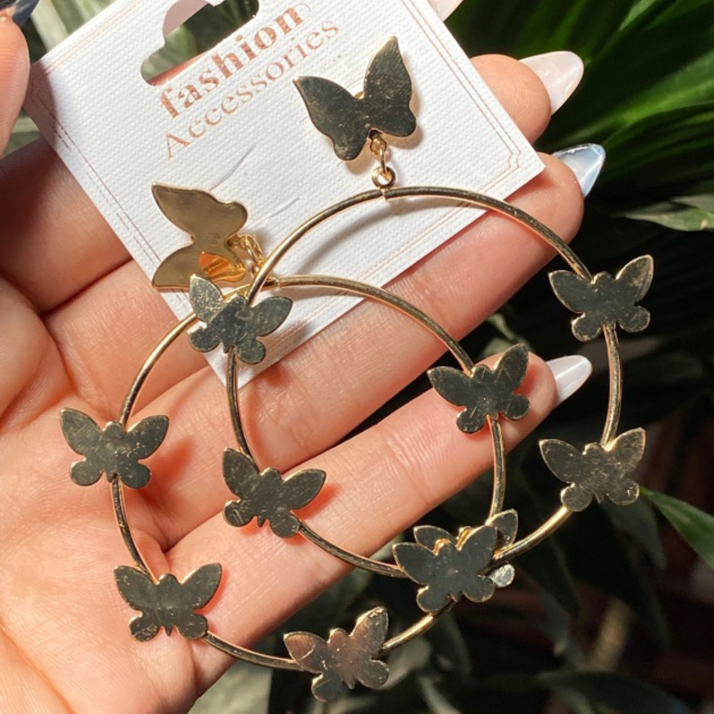 ✨Aretes Dorados con Mariposa - Fashion Accesories