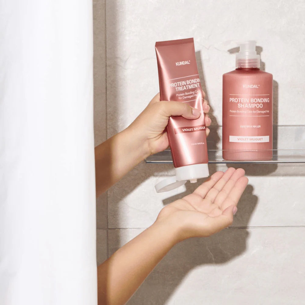 Kundal - Holiday Silk Glow Edition - Protein Bonding
Care Shampoo 500ml + Treatment 250ml + Hair
Scrunchie