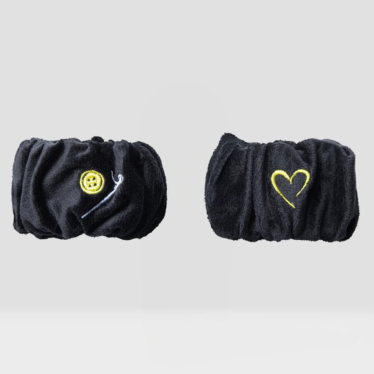 BEAUTY CREATIONS X CORALINE "CATS DON'T TALK" HEADBAND & WRISTBAND SET **BAJO-PEDIDO**