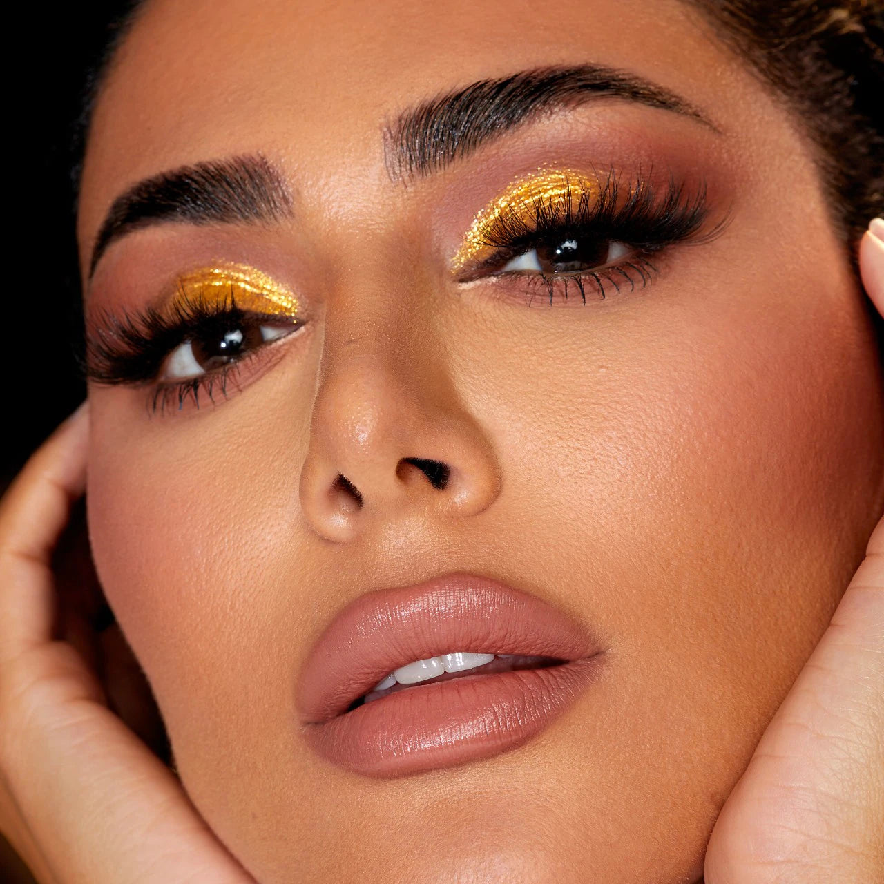 Paleta de Sombras Empowered Eyeshadow Palette- Huda Beauty