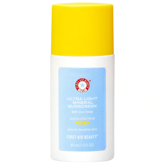 First Aid Beauty - Ultra Light Liquid Mineral Sunscreen with Zinc Oxide SPF 30 **BAJO-PEDIDO**