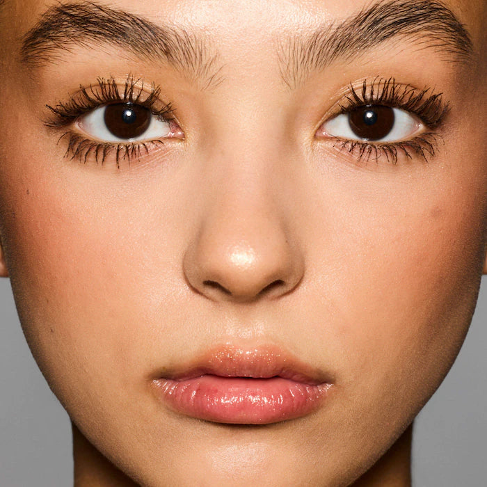 Fenty Beauty by Rihanna-
Hella Thicc Volumizing Mascara.  **BAJO-PEDIDO**