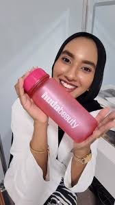 Huda Beauty - Water Bottle