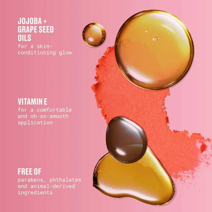 MAC Cosmetics -
Glow Play Cushiony Lightweight Buildable Blurring Blush**BAJO-PEDIDO**