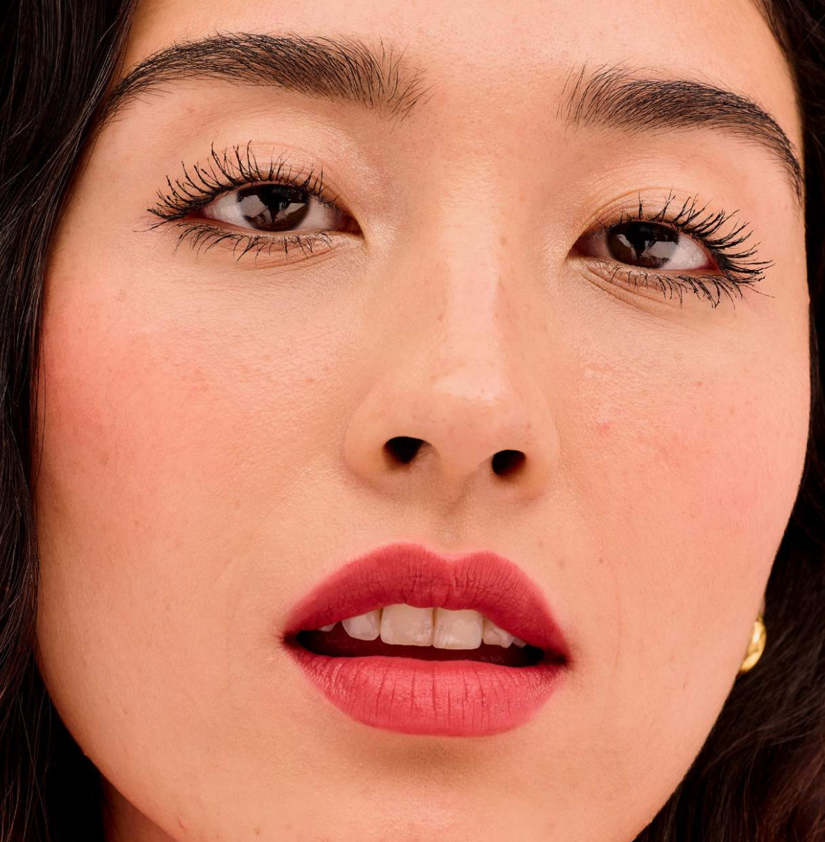 Benefit Cosmetics  Plushtint Moisturizing Matte Lip Tint **BAJO-PEDIDO**