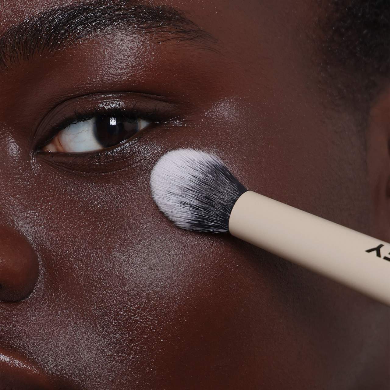 REFY Dual Ended Complexion Brush **BAJO-PEDIDO**