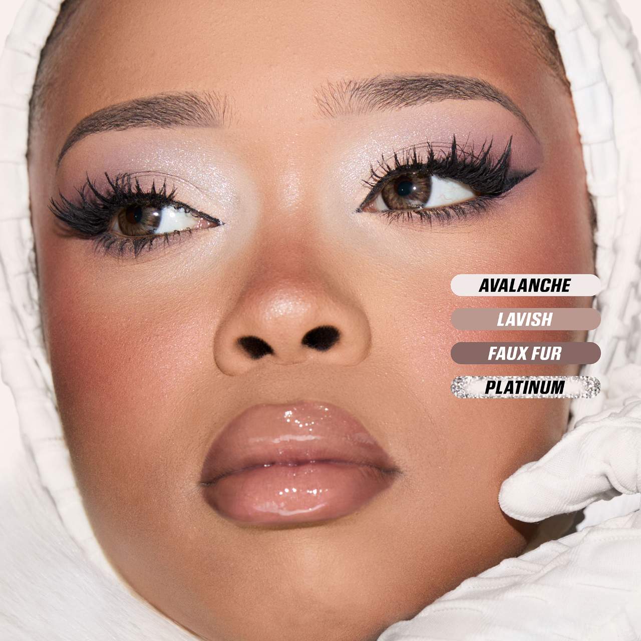 HUDA BEAUTY - Icy Nude Eyeshadow Palette