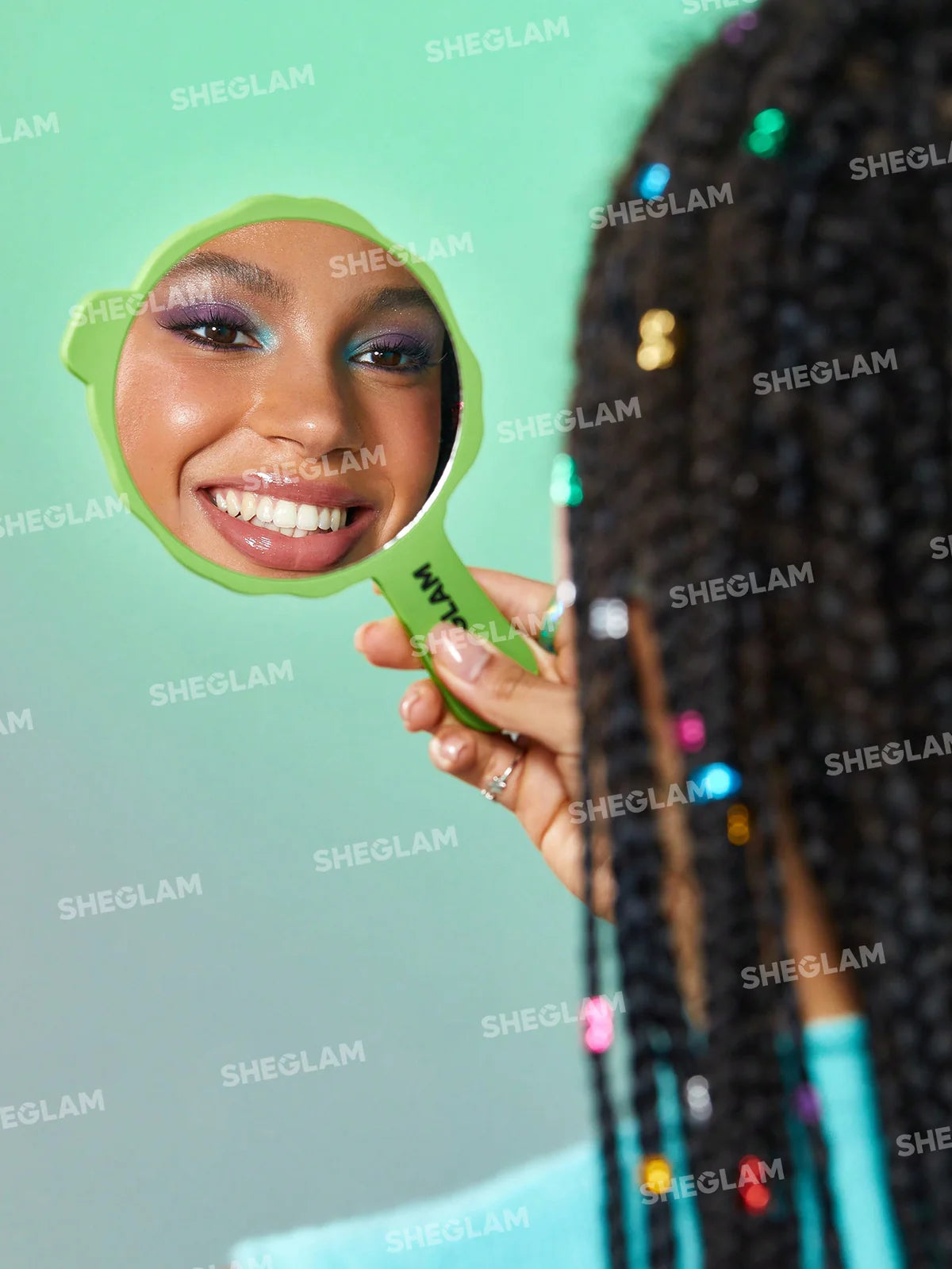 🚨Espejo Rick and Morty X SHEGLAM Hand Mirror